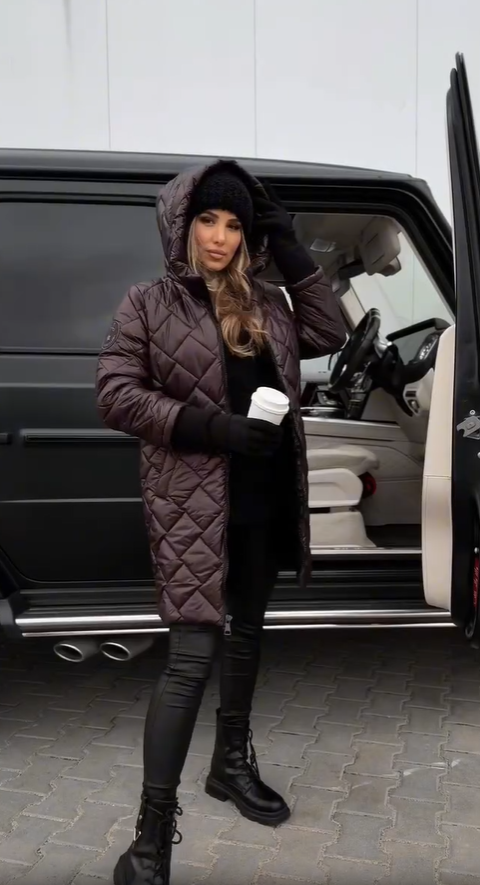 Bogna | Elegantna prešita puhovka s kapuco