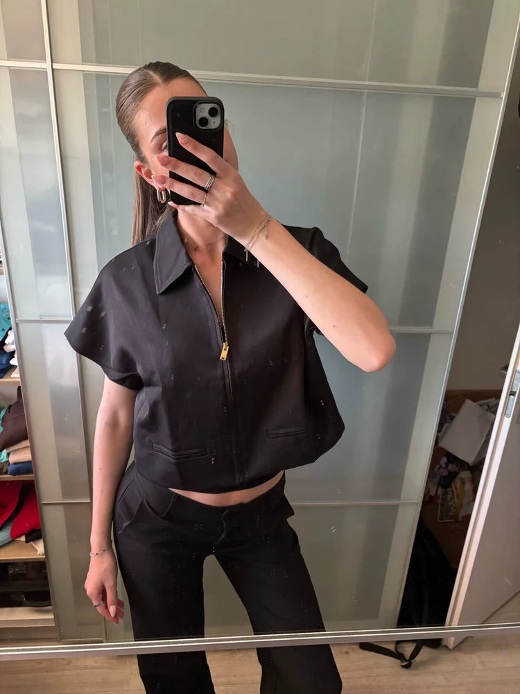 <p>Vsi ga obožujejo, povsod. Ne zamudite ga.<br/></p>