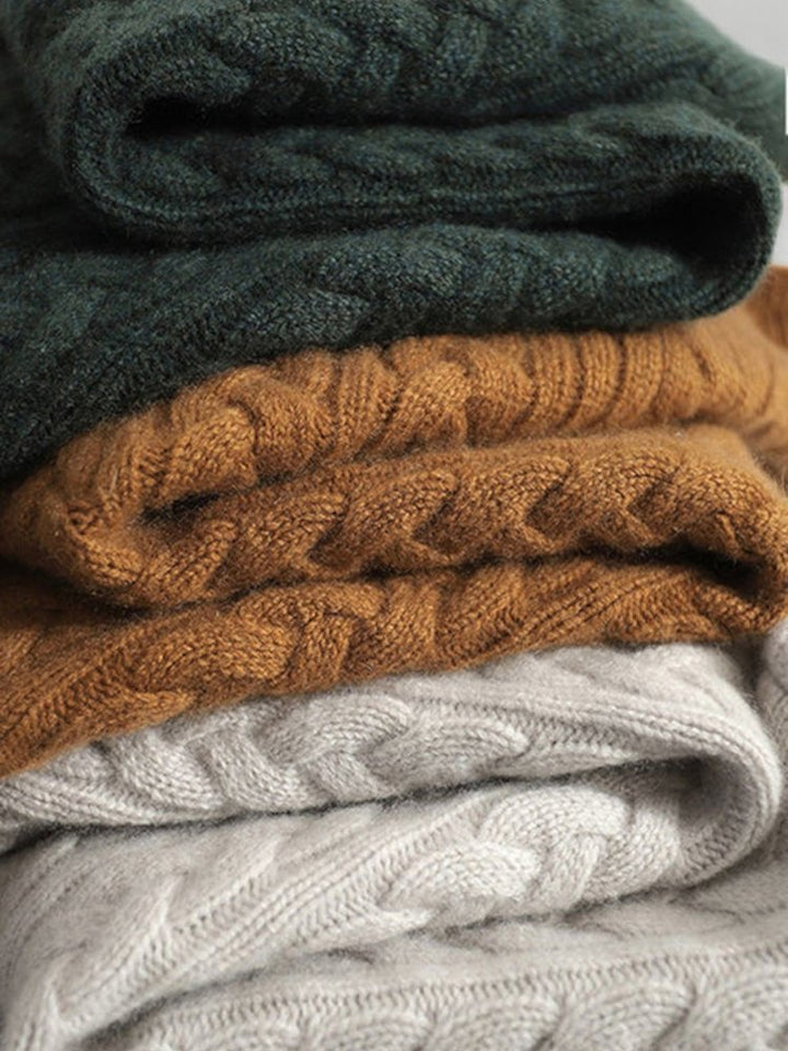 Britta | Eleganten pulover za dame z rafiniranimi gumbi