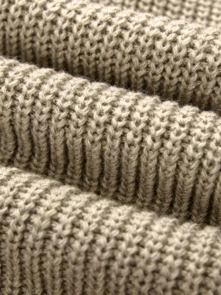 Finja | Eleganten khaki pulover za ženske z udobjem