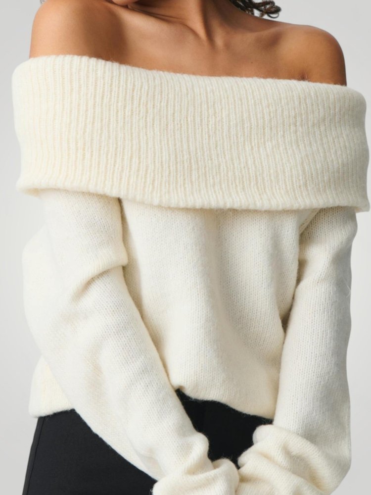 Oda | Eleganten pulover z Off-Shoulder dizajnom